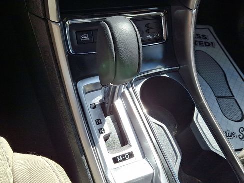 Used 2022 Subaru Ascent Premium w/ Convenience Package image 14