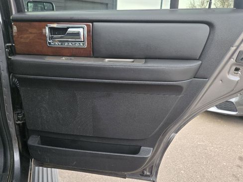 Used 2012 Lincoln Navigator 4WD image 36