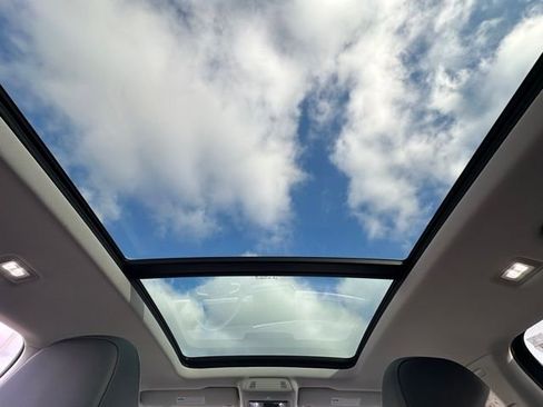 New 2026 Volkswagen Tiguan SE image 31