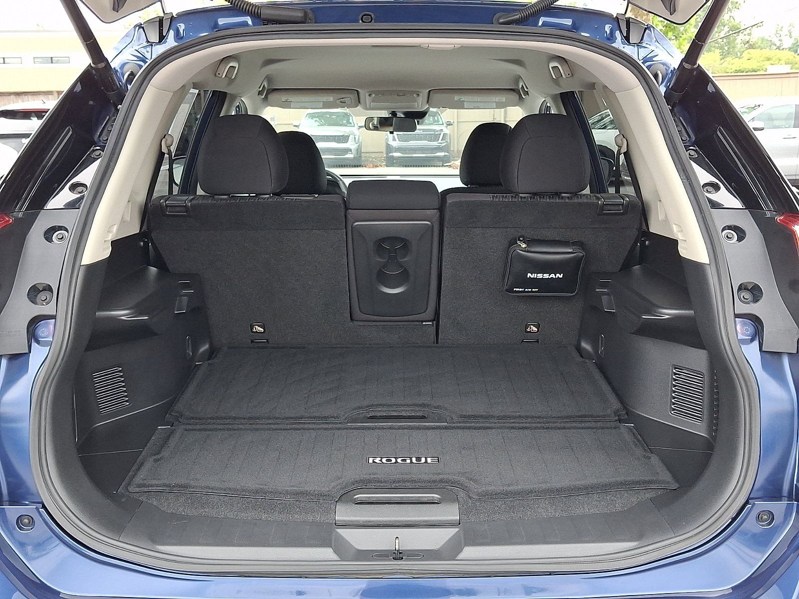 Used 2019 Nissan Rogue SV AWD/4WD image 27