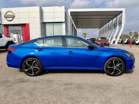 Certified 2025 Nissan Altima 2.5 SR image 8