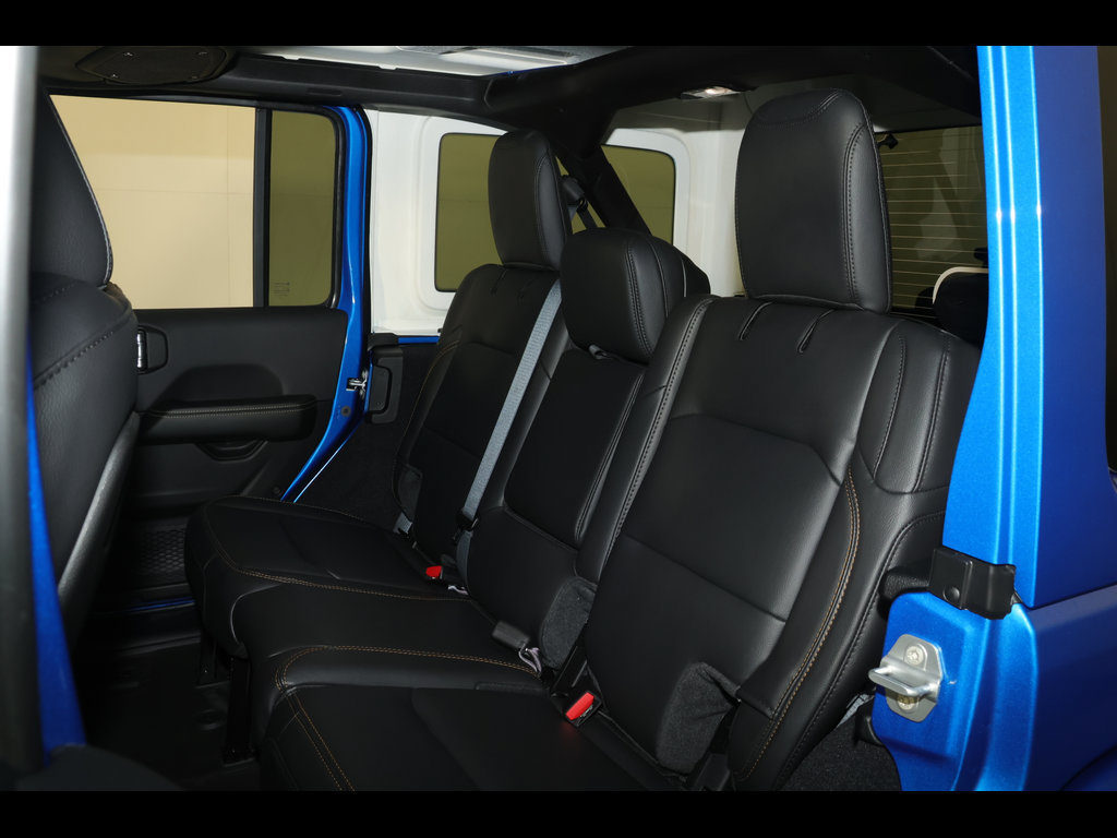 New 2026 Jeep Wrangler Unlimited Sahara AWD/4WD image 18