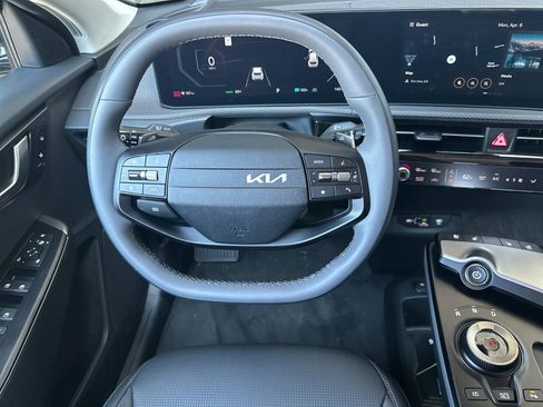 New 2025 Kia EV6 Wind image 14