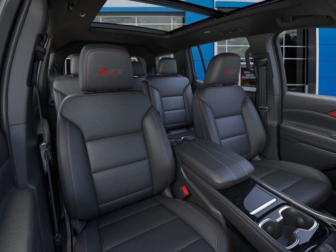 New 2026 Chevrolet Traverse Z71 w/ Driver Confidence Package image 16