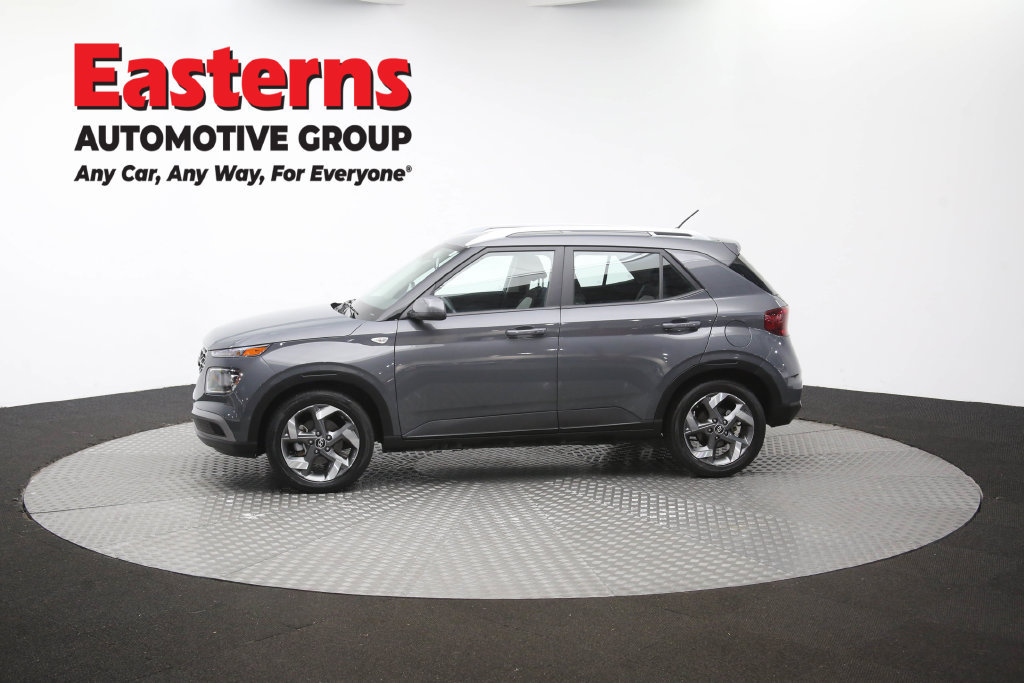 Used 2025 Hyundai Venue SEL FWD image 60