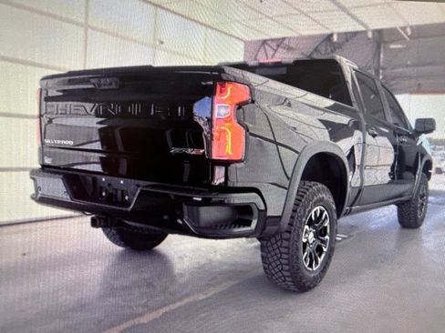Used 2023 Chevrolet Silverado 1500 ZR2 w/ Technology Package AWD/4WD image 6