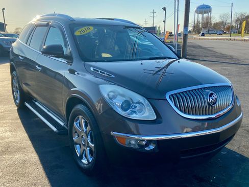 Used 2010 Buick Enclave CXL image 3