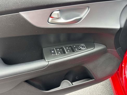 Used 2023 Kia Forte LXS w/ LXS Technology Package image 17