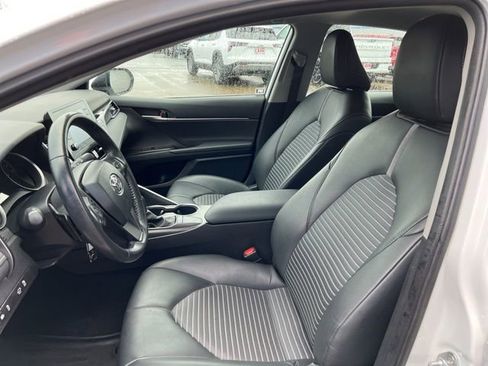 Used 2024 Toyota Camry SE image 18