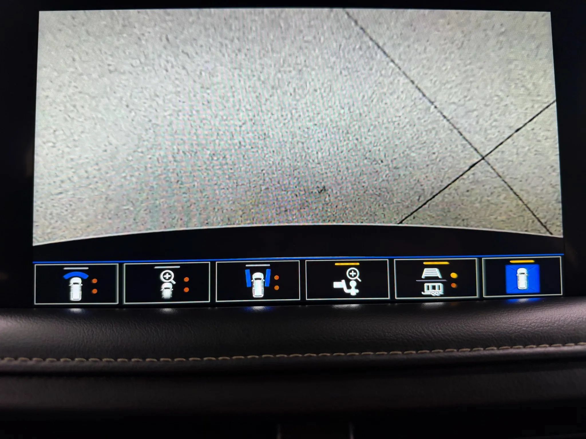 Used 2021 GMC Yukon SLT w/ Rear Media and Nav Package AWD/4WD image 31