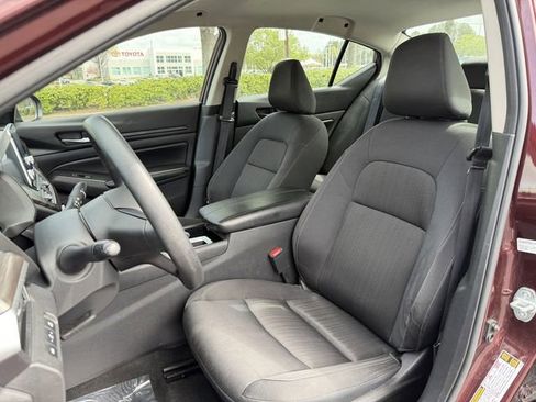Used 2024 Nissan Altima 2.5 SV FWD image 11