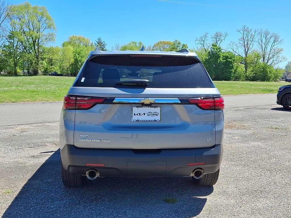 Used 2023 Chevrolet Traverse LT w/ LT Premium Package AWD/4WD image 6