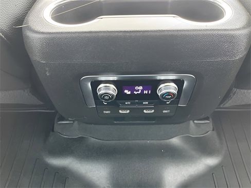 Used 2021 GMC Yukon Denali image 39