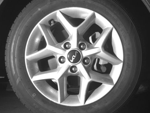 Used 2025 Kia Soul LX w/ LX Technology Package image 12