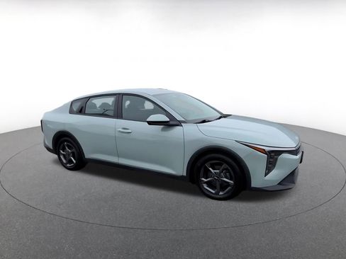 Used 2025 Kia K4 LXS image 2