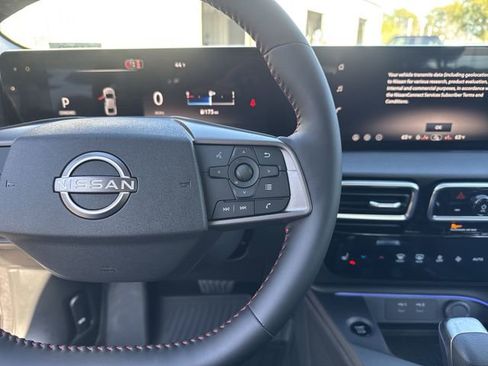 New 2026 Nissan Sentra SR w/ SR Premium Package FWD image 17