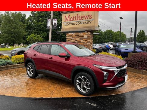 Used 2025 Chevrolet Trax LT w/ LT Convenience Package FWD image 1