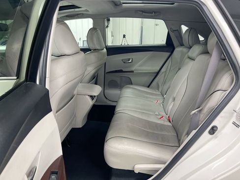 Used 2010 Toyota Venza FWD image 23