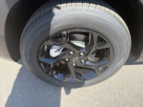 New 2026 Chevrolet Trax LT w/ Driver Confidence Package FWD image 10