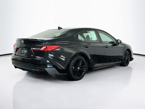 Used 2025 Toyota Camry SE FWD image 9