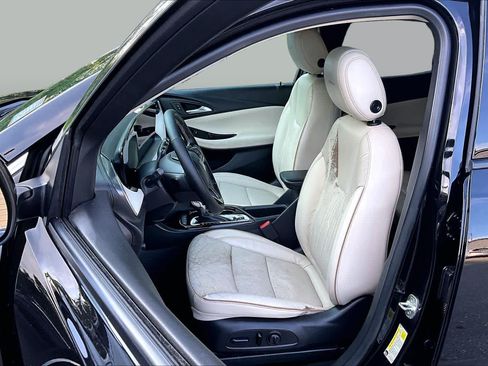 Used 2024 Buick Encore GX Avenir w/ Avenir Technology Package FWD image 9