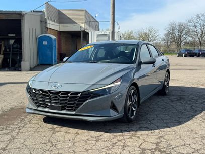 Used 2023 Hyundai Elantra SEL w/ Convenience Package