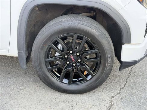 Used 2022 GMC Sierra 1500 Elevation w/ LPO, Elevation Black Package image 8