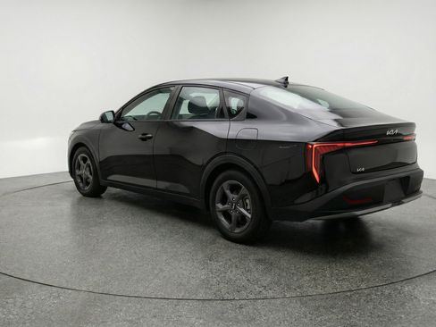 Used 2025 Kia K4 LXS image 6