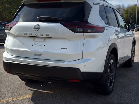 New 2026 Nissan Rogue SV w/ SV Premium Package image 6