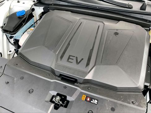 Certified 2026 Hyundai Ioniq 5 Limited RWD image 32