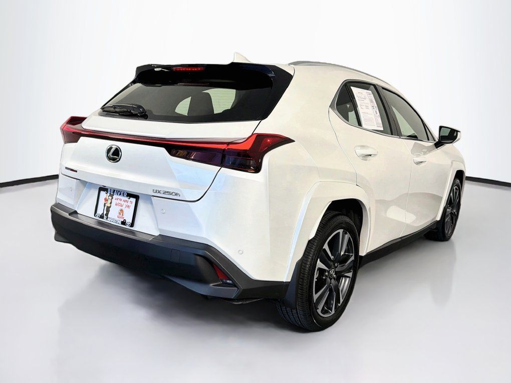 Used 2024 Lexus UX 250h FWD w/ Premium Package image 10