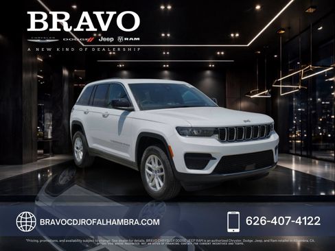 New 2026 Jeep Grand Cherokee Laredo RWD image 1