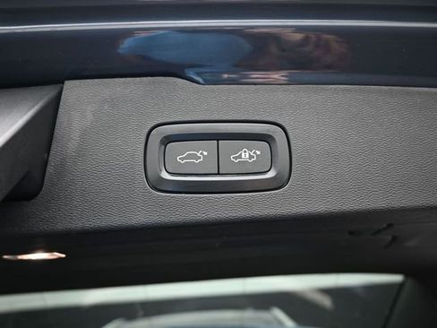 Used 2023 Volvo V60 B5 Cross Country Plus image 30