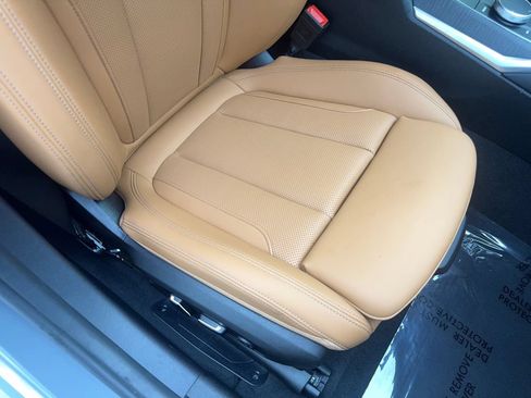 Used 2025 BMW 330i Sedan w/ M Sport Package RWD image 46