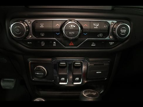 Used 2021 Jeep Wrangler Sport AWD/4WD image 23