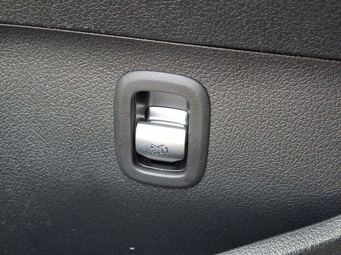 Certified 2023 Mercedes-Benz C 300 4MATIC Sedan image 23