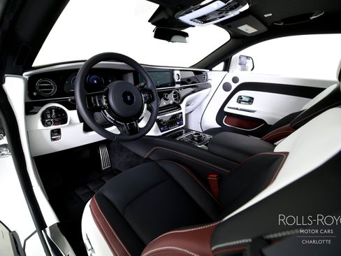 Used 2025 Rolls-Royce Spectre w/ Leather Finishing Pack AWD/4WD image 4