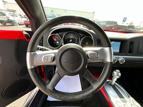 Used 2005 Chevrolet SSR w/ Preferred Equipment Group RWD image 26