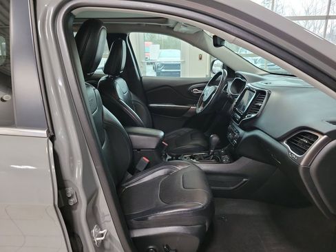 Used 2019 Jeep Cherokee Limited w/ Luxury Group image 19