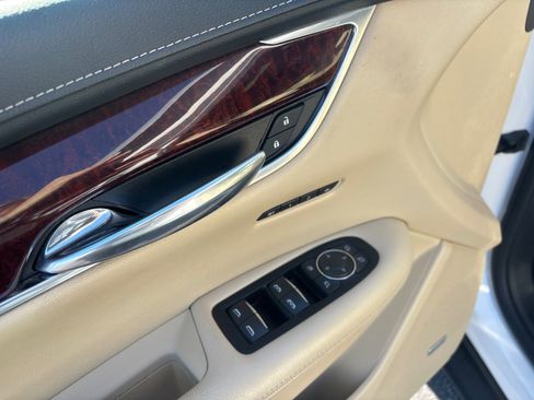 Used 2017 Cadillac XT5 Luxury image 11