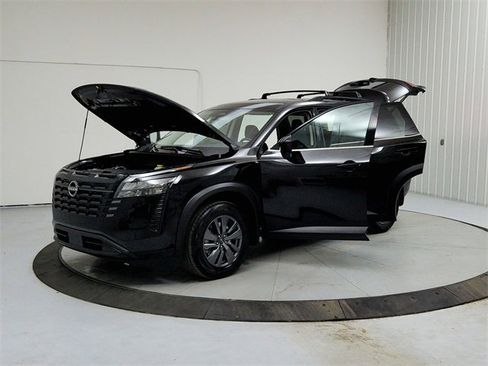 New 2026 Nissan Pathfinder SV image 11