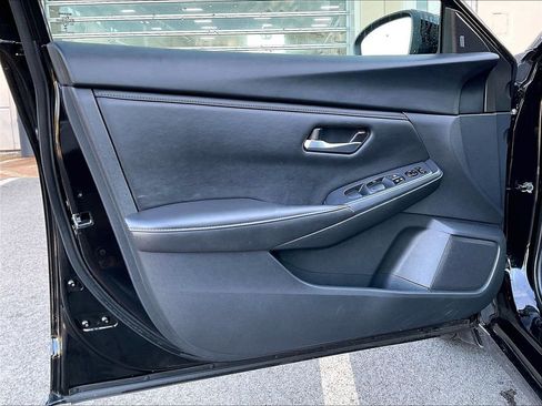 Used 2023 Nissan Sentra SV FWD image 9
