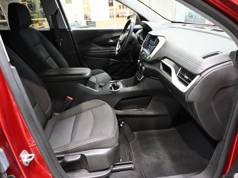 Used 2023 GMC Terrain SLE w/ Driver Convenience Package image 10