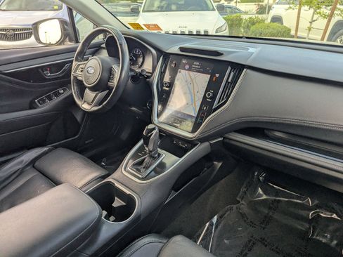 Used 2021 Subaru Outback Limited image 12