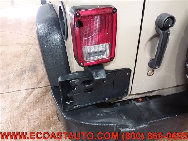 Used 2017 Jeep Wrangler Unlimited Rubicon AWD/4WD image 20