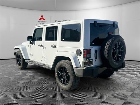 Used 2018 Jeep Wrangler Unlimited Sahara image 7
