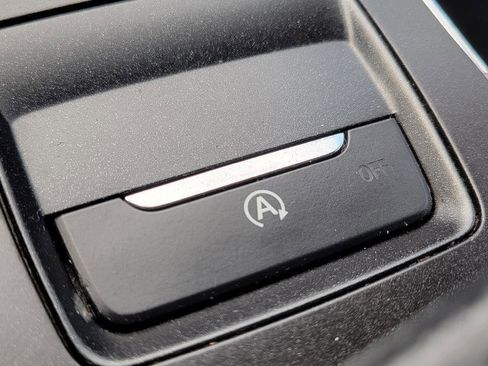 Used 2018 Ford Fusion SE w/ Fusion SE Technology Package image 22