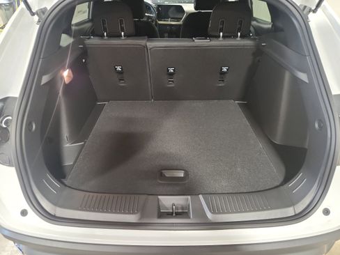 New 2025 Chevrolet Trax RS w/ Sunroof Package image 9