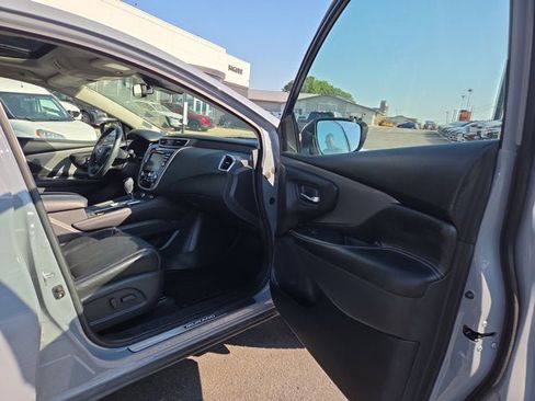 Used 2022 Nissan Murano SL w/ SL Moonroof Package image 12