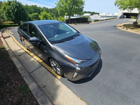 Used 2017 Toyota Prius Three Touring FWD image 7